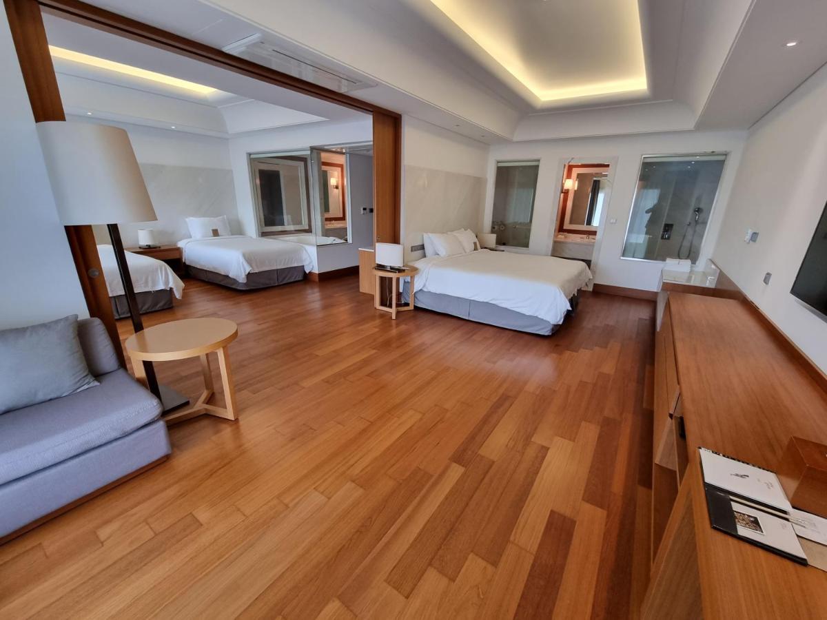 Pinegrove Hotel Gimhae Экстерьер фото