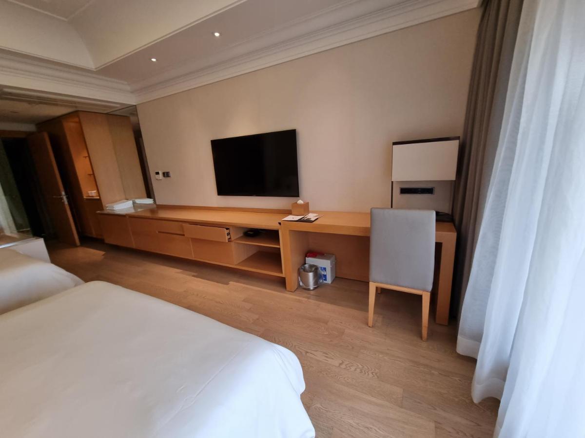 Pinegrove Hotel Gimhae Экстерьер фото