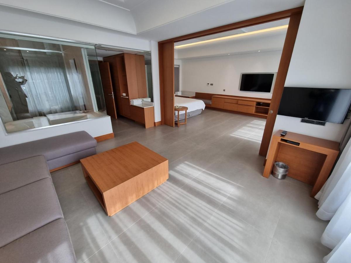 Pinegrove Hotel Gimhae Экстерьер фото