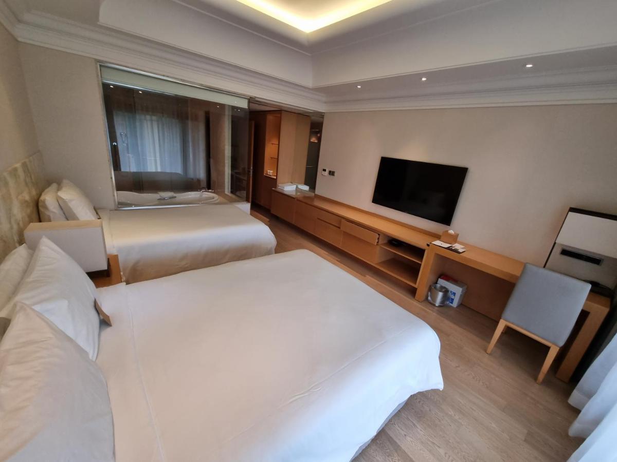 Pinegrove Hotel Gimhae Экстерьер фото